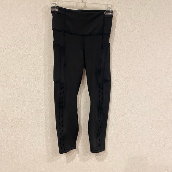 Athleta Ultimate Stash 7/8 Tight Size XS EUC - Picture 2 of 4